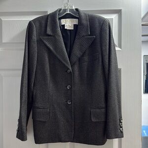 Vintage ESCADA plaid cashmere blazer in excellent condition